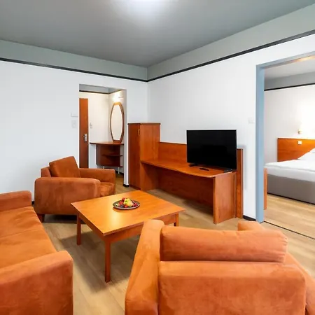 Hotel Hunguest - Ex Repce Es Repce Gold Bük