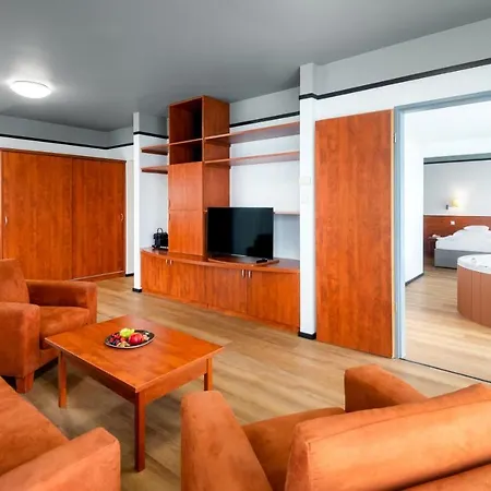 Hotel Hunguest - Ex Repce Es Repce Gold 4*
