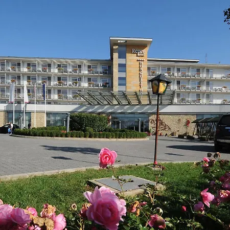 Hotel Hunguest - Ex Repce Es Repce Gold 4*
